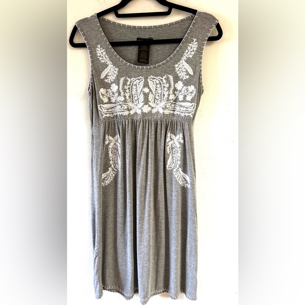Grace Elements Adorable Gray Embroidered Sleeveless Dress size Small